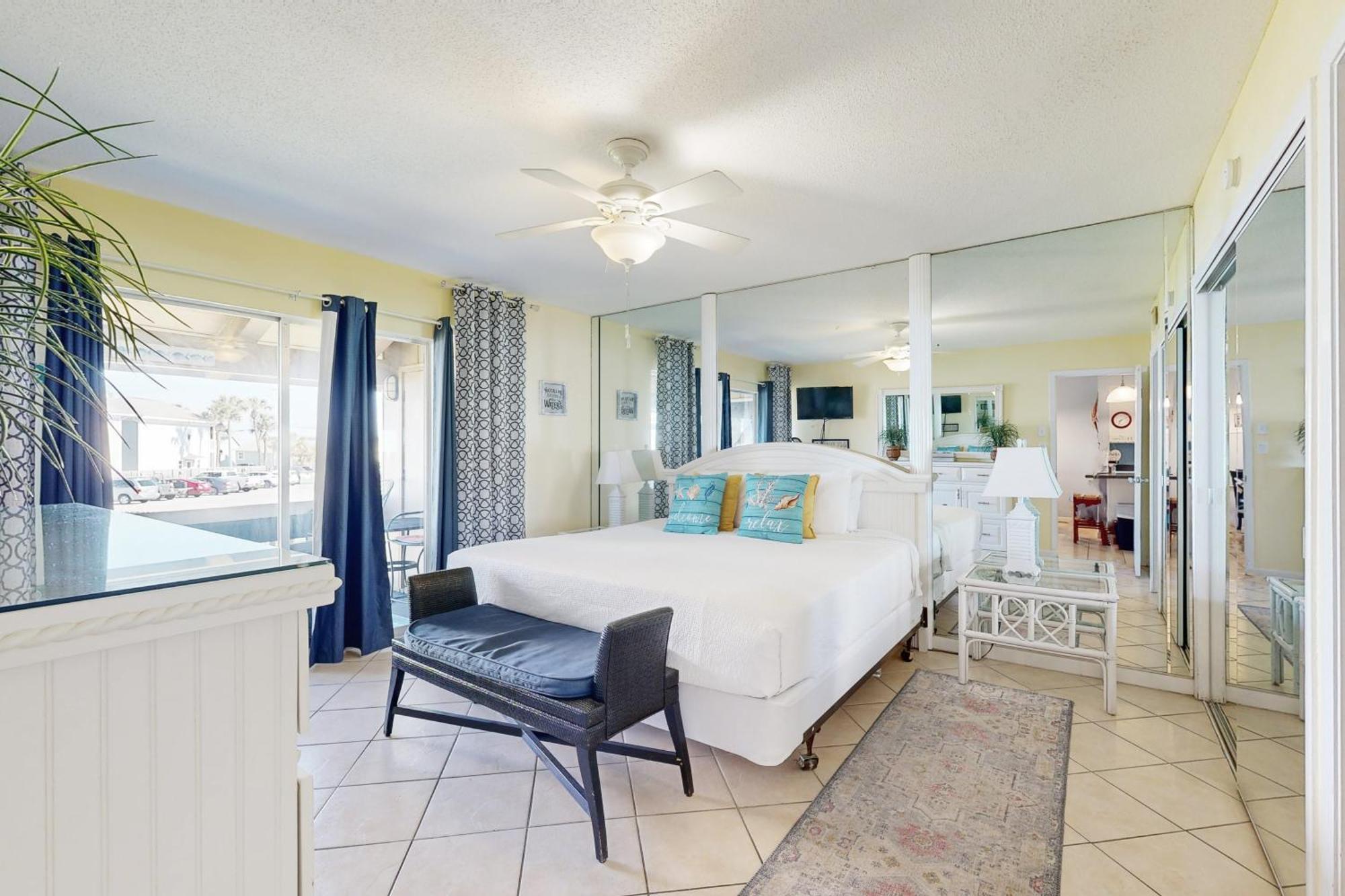 Chateau La Mer Destin Room photo